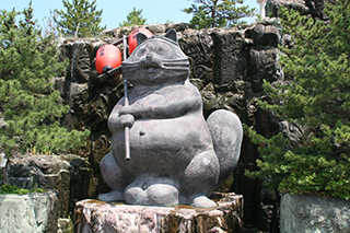 金長たぬき像
